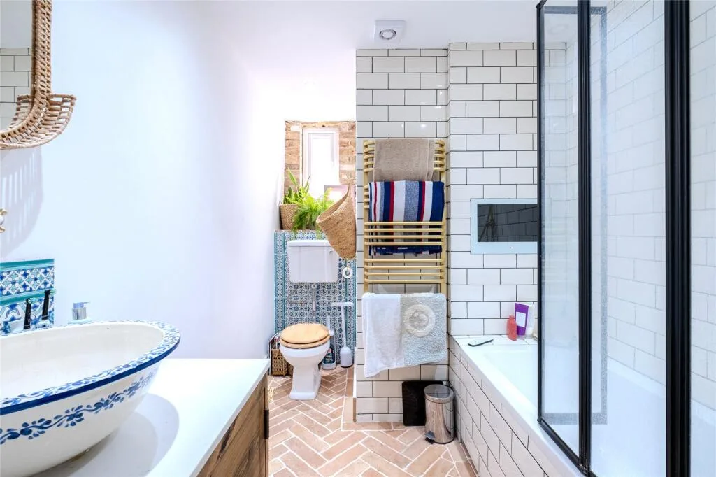 1 bedroom maisonette for rent