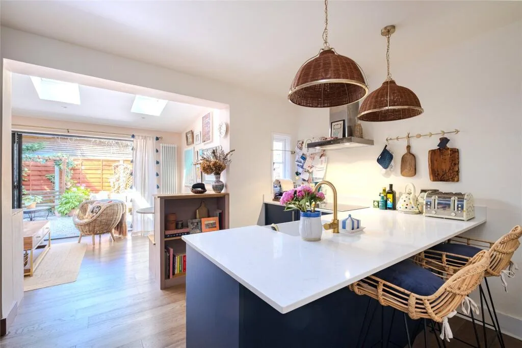 1 bedroom maisonette for rent