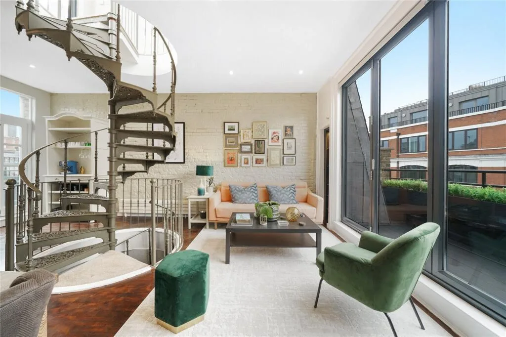 2 bedroom maisonette for rent