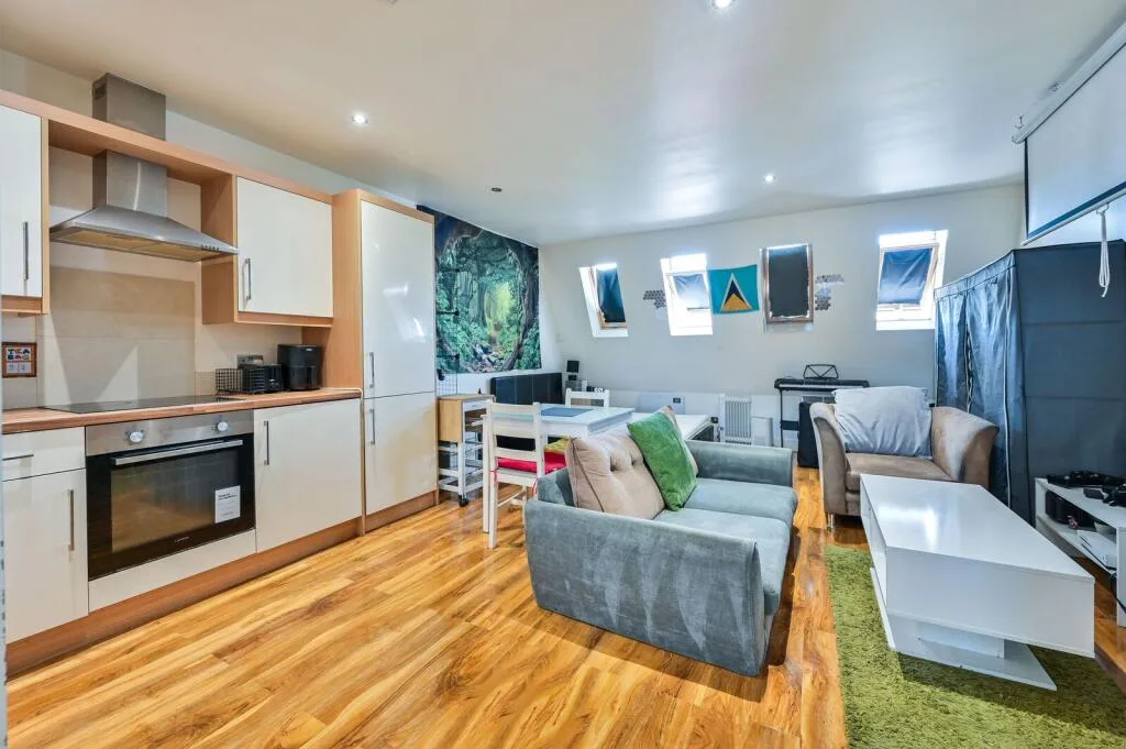 Studio flat for rent