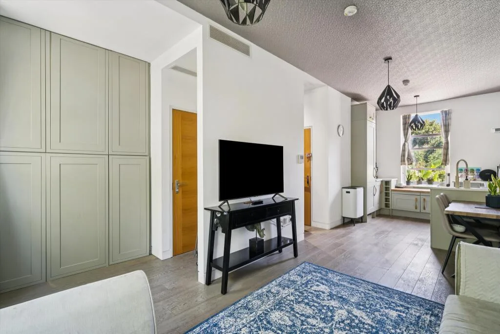 3 bedroom flat for rent