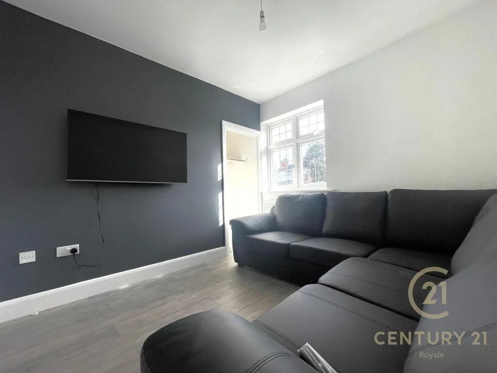 1 bedroom house share for rent