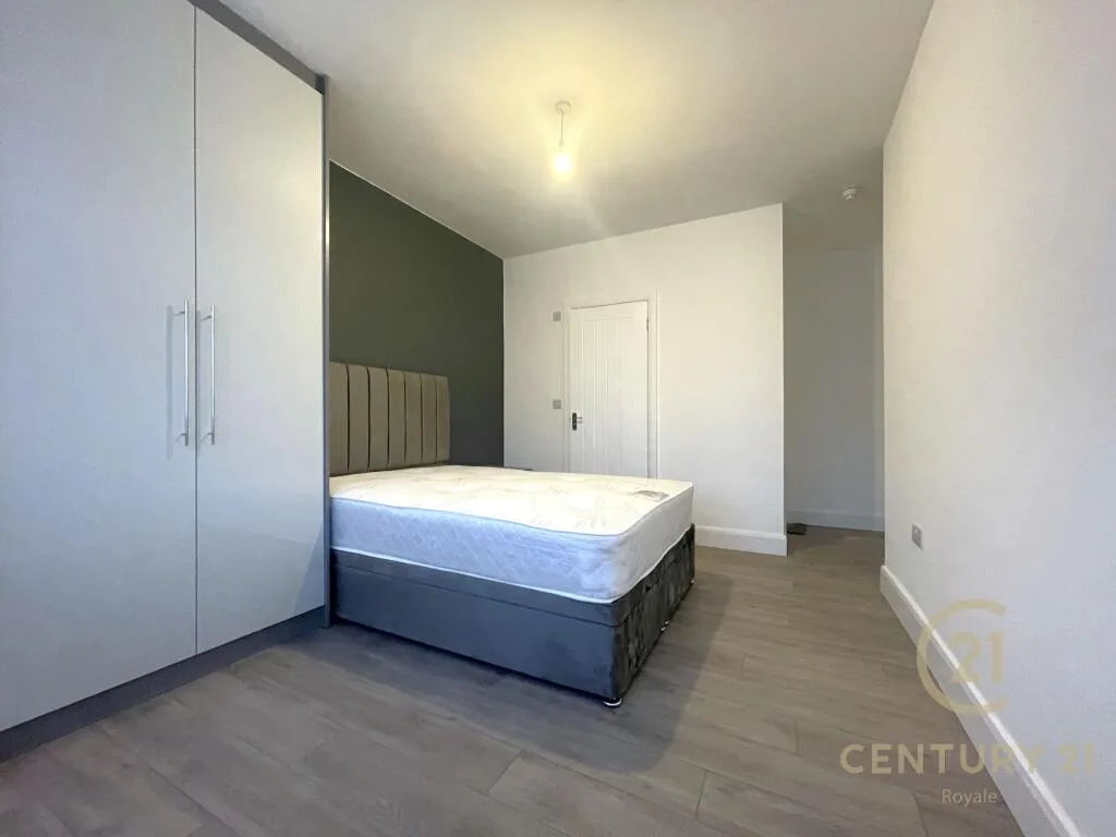 1 bedroom house share for rent