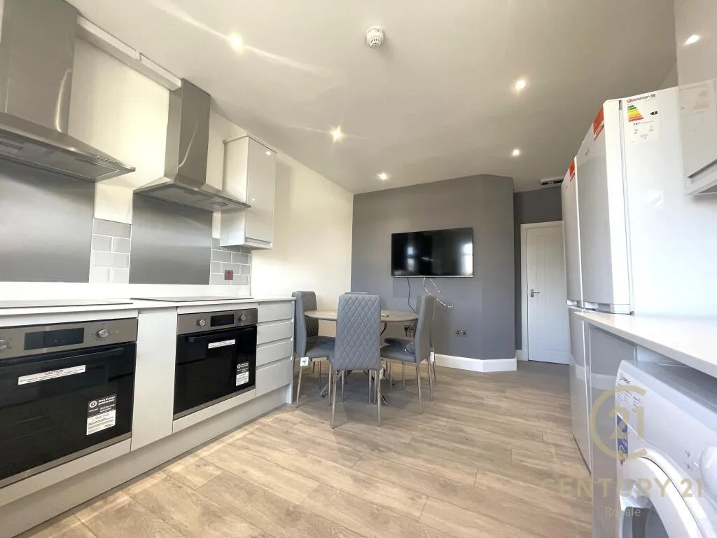 1 bedroom house share for rent