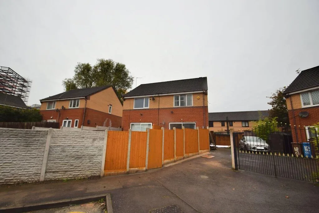 2 bedroom semi-detached house for rent