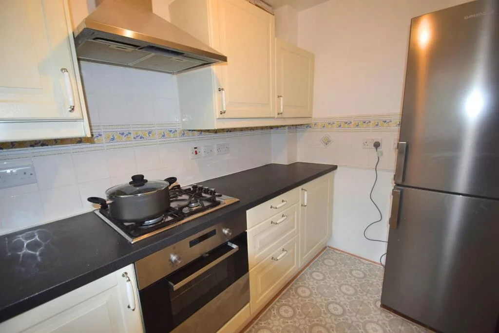 2 bedroom semi-detached house for rent