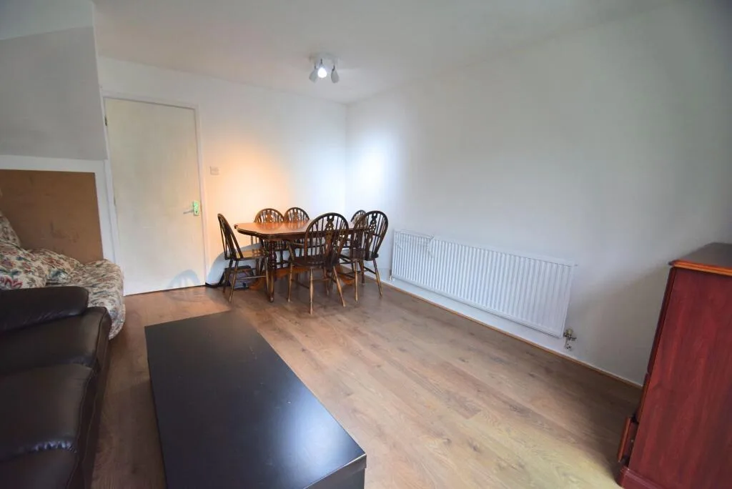 2 bedroom semi-detached house for rent