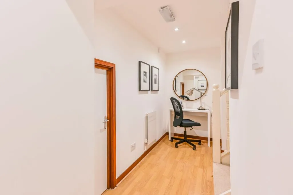 2 bedroom maisonette for rent