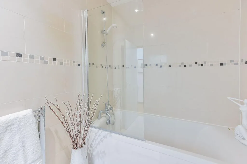 2 bedroom maisonette for rent