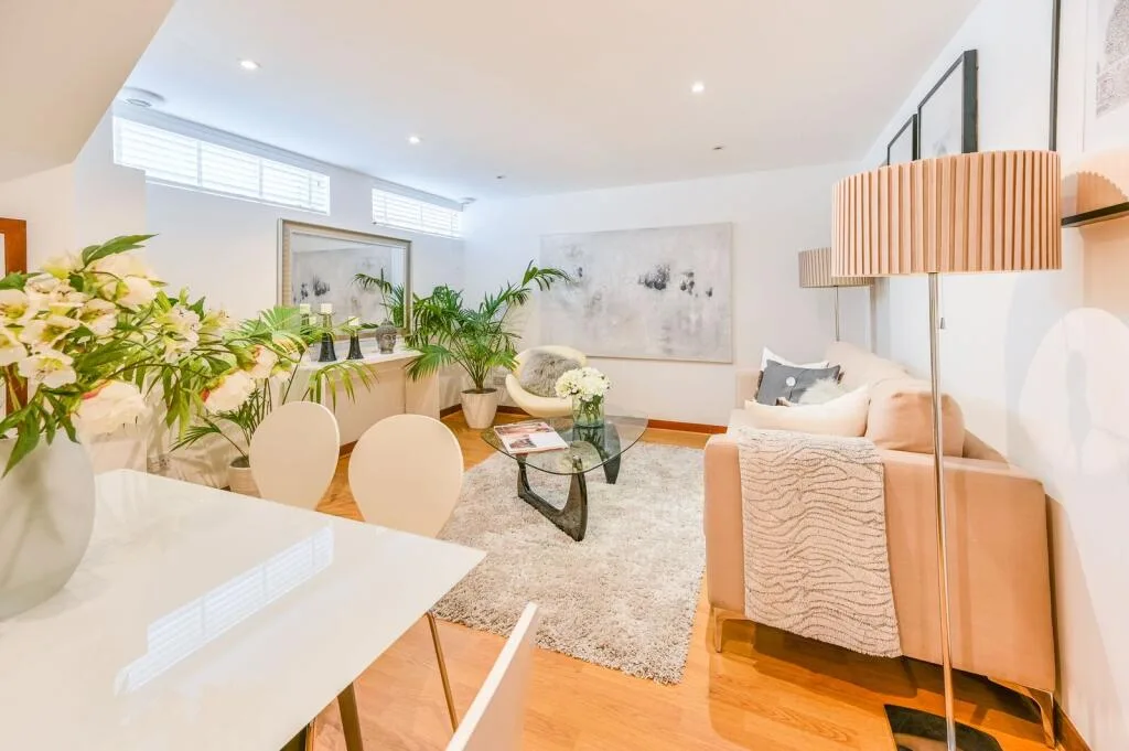 2 bedroom maisonette for rent
