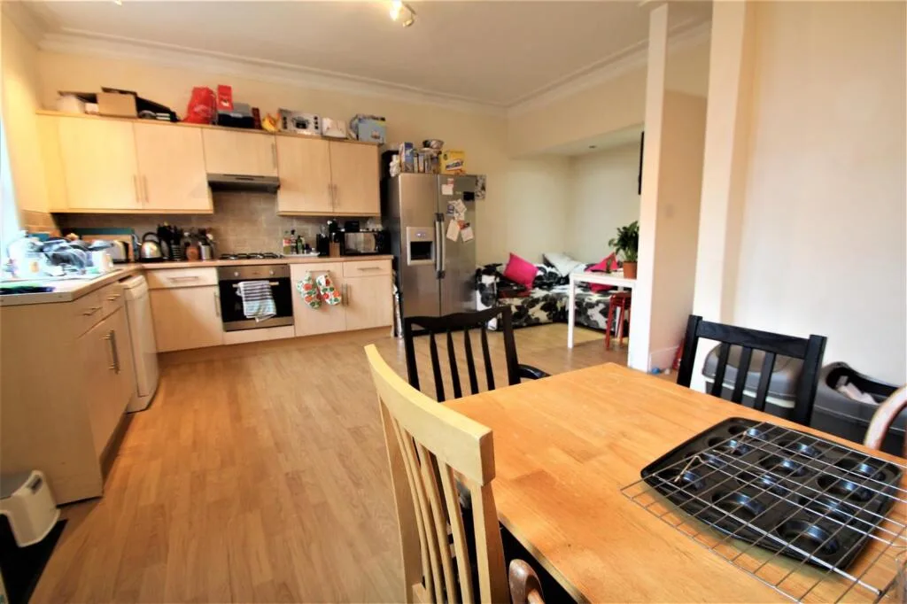 4 bedroom terraced house for rent