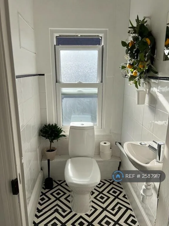1 bedroom house share for rent