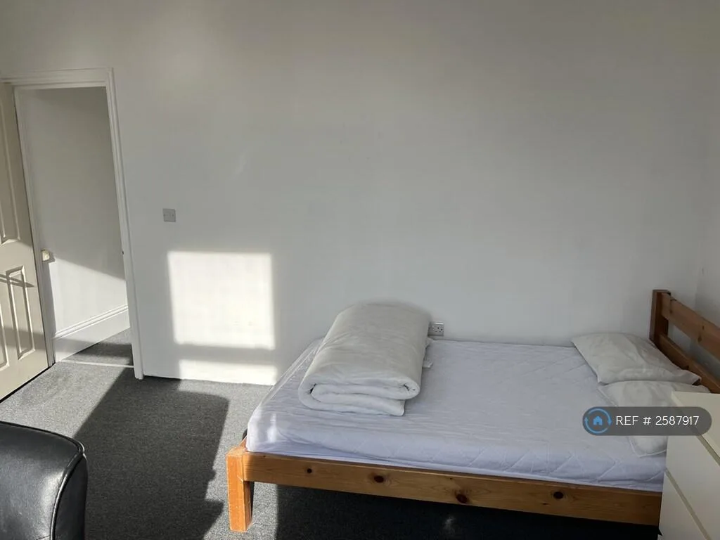 1 bedroom house share for rent