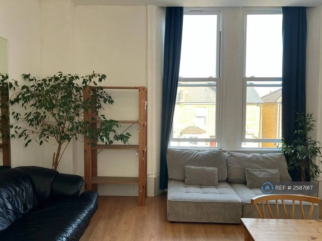 1 bedroom house share for rent
