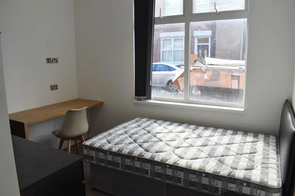 5 bedroom terraced house for rent