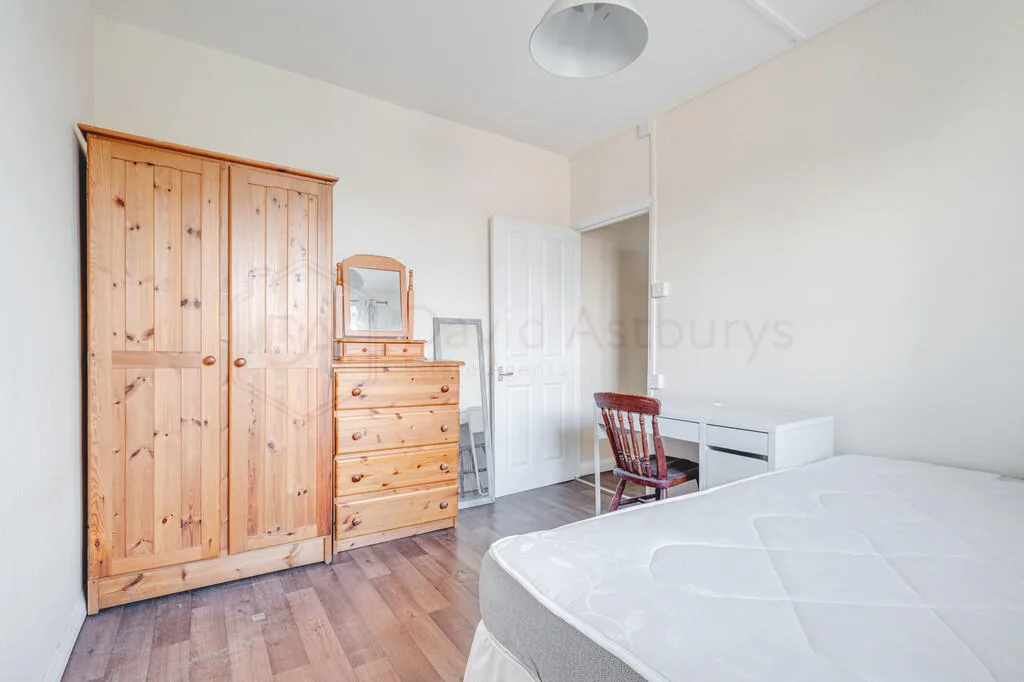 3 bedroom flat for rent