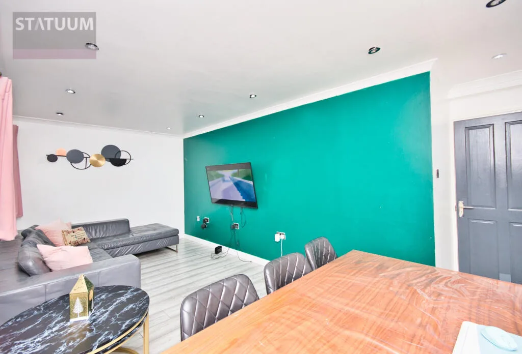 4 bedroom town house for rent