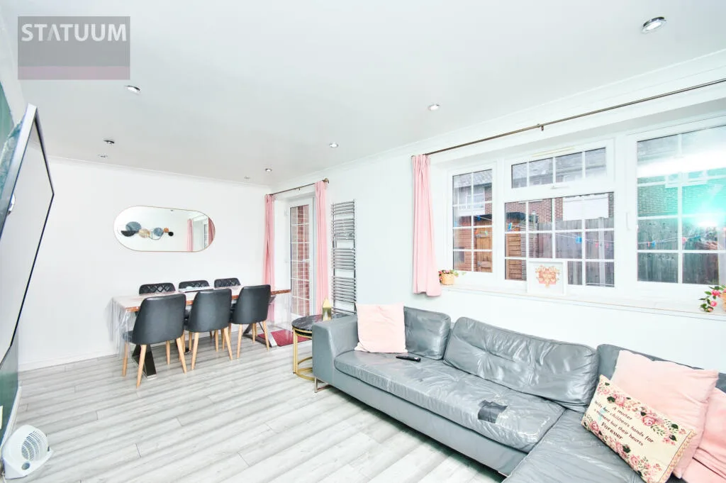 4 bedroom town house for rent