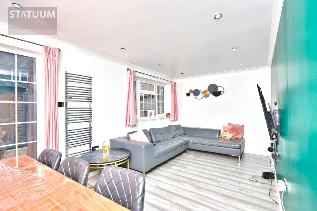 4 bedroom town house for rent