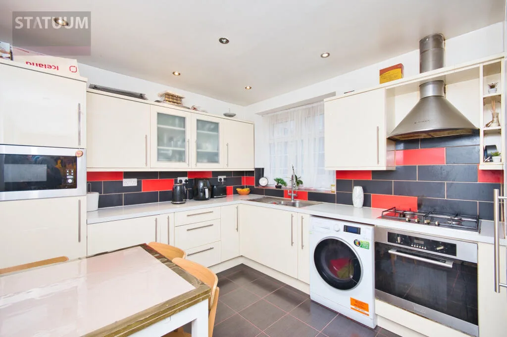 4 bedroom town house for rent