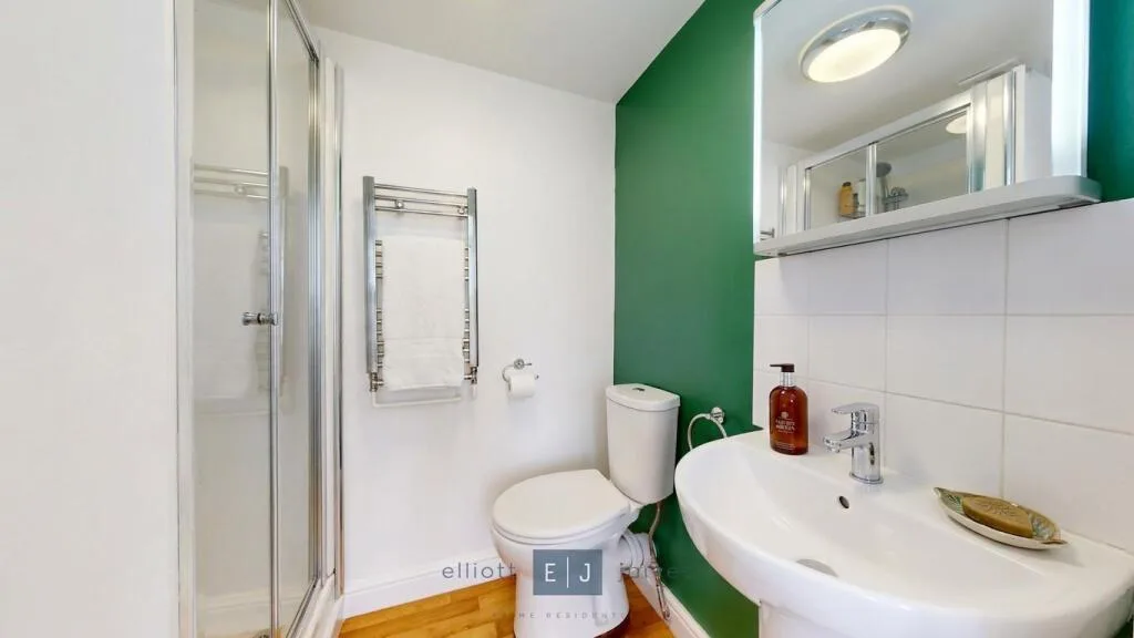 1 bedroom maisonette for rent