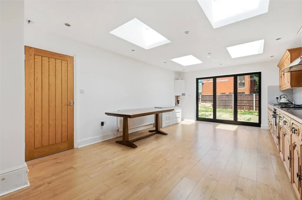 4 bedroom apartment for rent