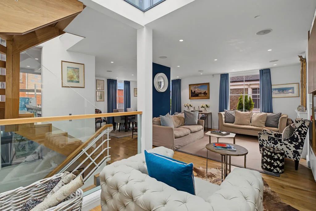 5 bedroom mews property for rent