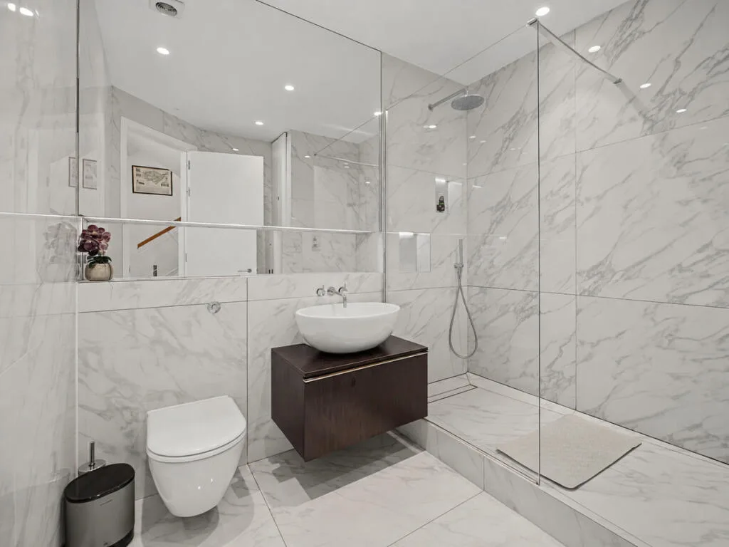 5 bedroom mews property for rent
