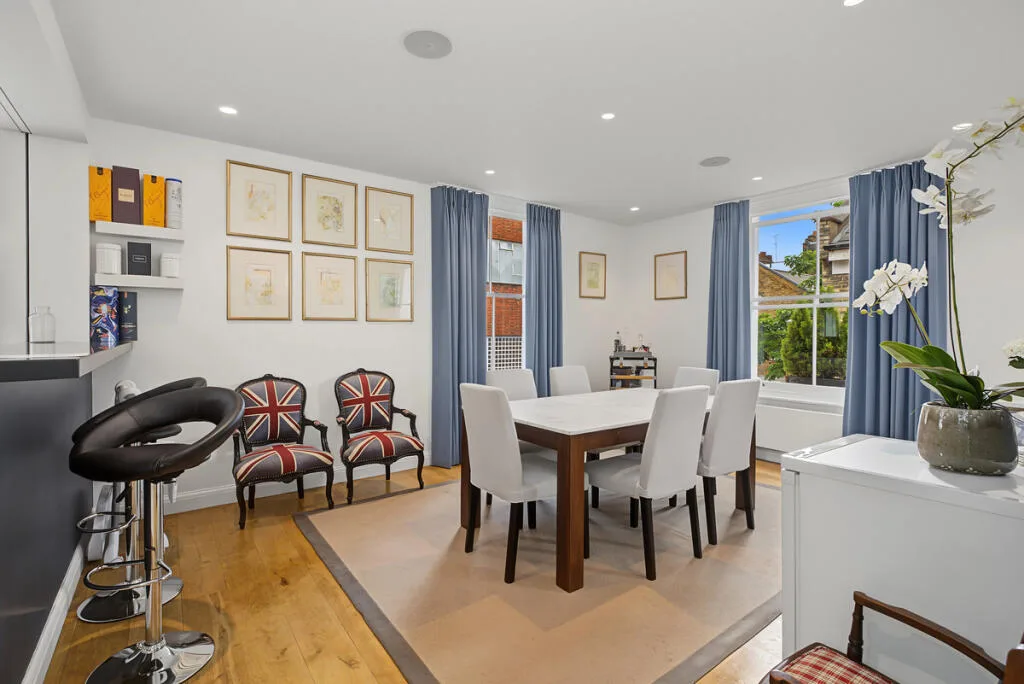 5 bedroom mews property for rent