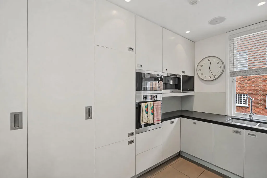 5 bedroom mews property for rent