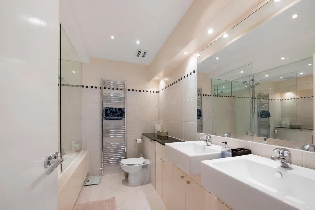 2 bedroom penthouse for rent