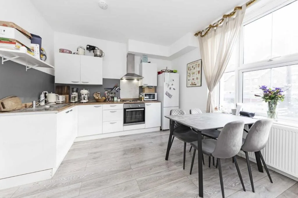 4 bedroom flat for rent