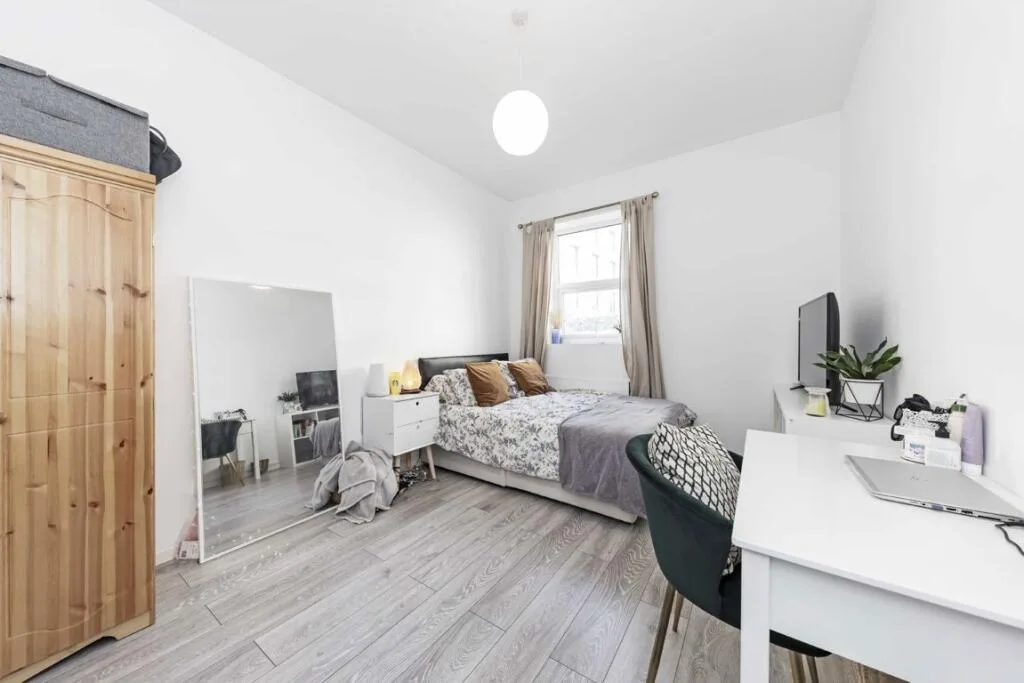 4 bedroom flat for rent