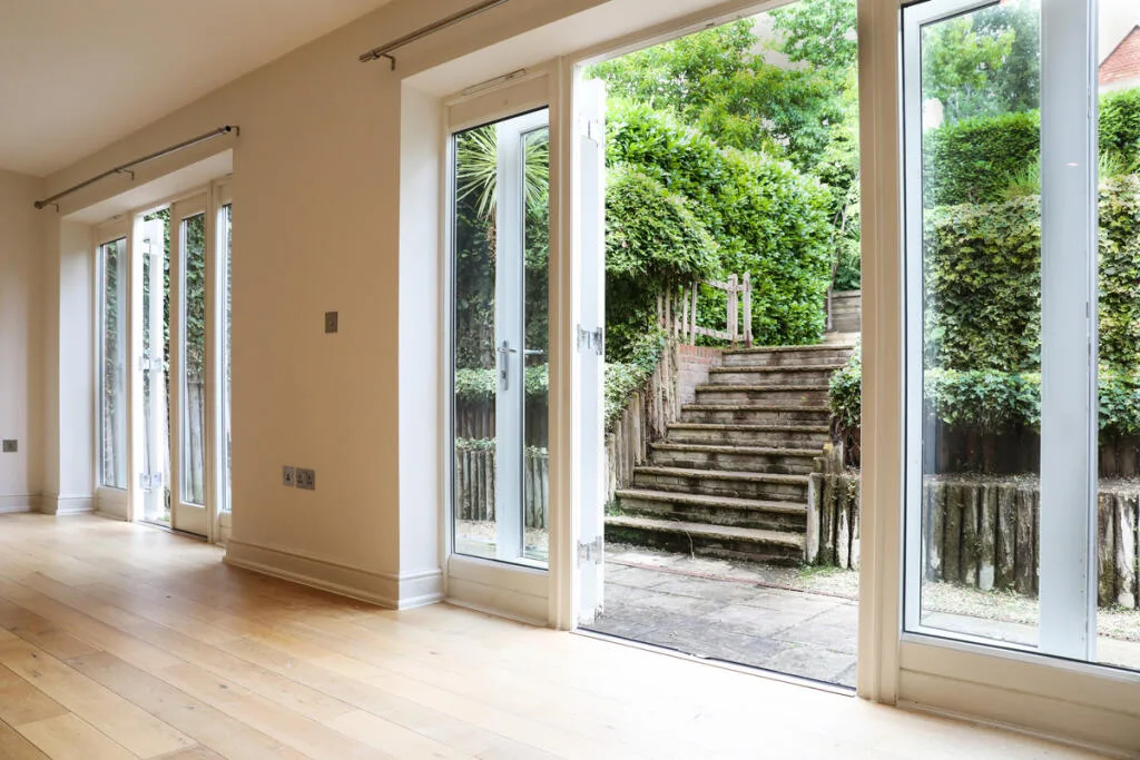 5 bedroom detached house for rent