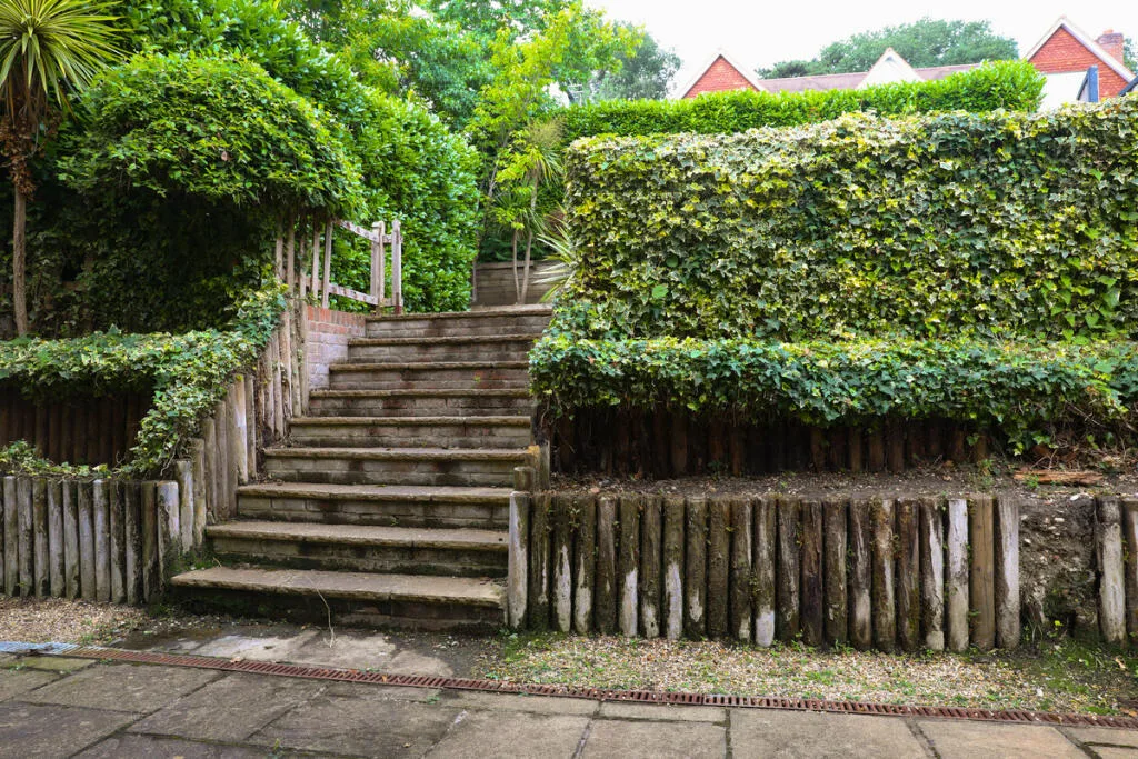 5 bedroom detached house for rent