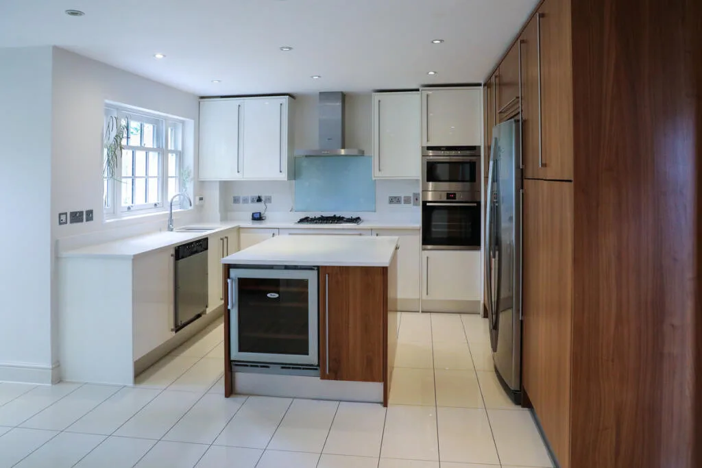 5 bedroom detached house for rent