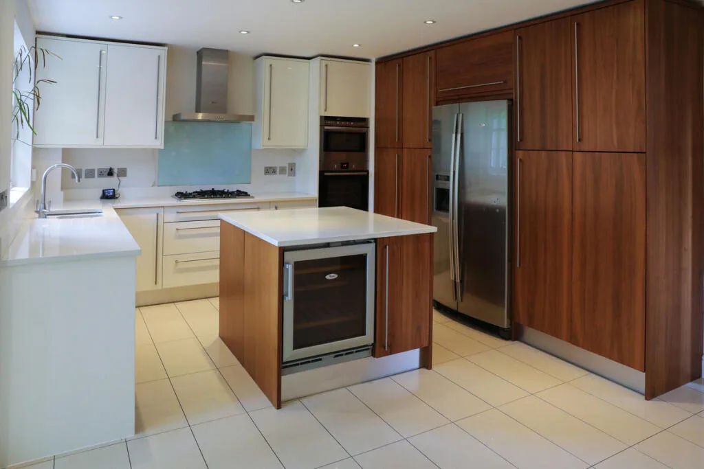 5 bedroom detached house for rent