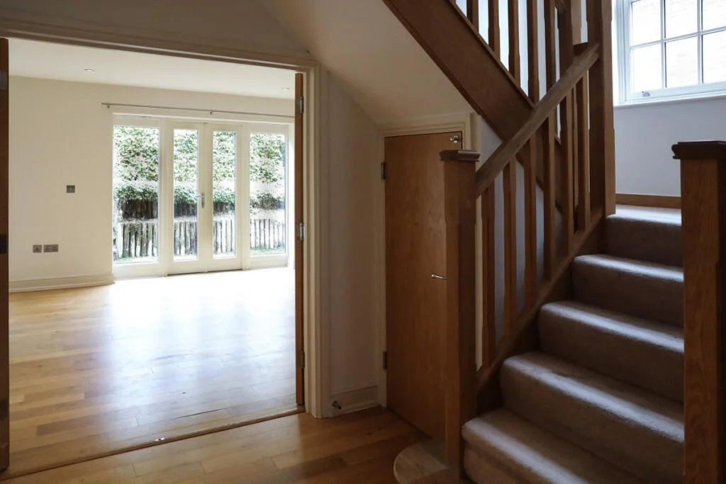 5 bedroom detached house for rent