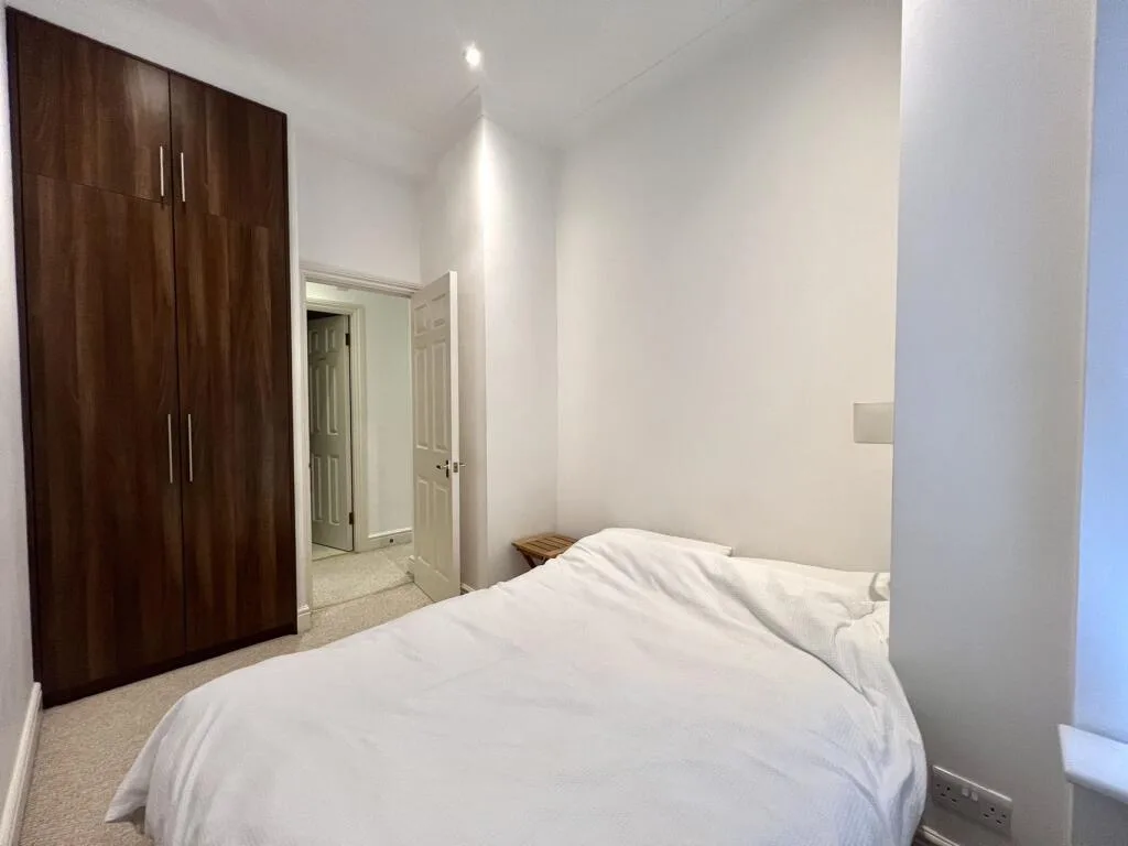 2 bedroom house for rent
