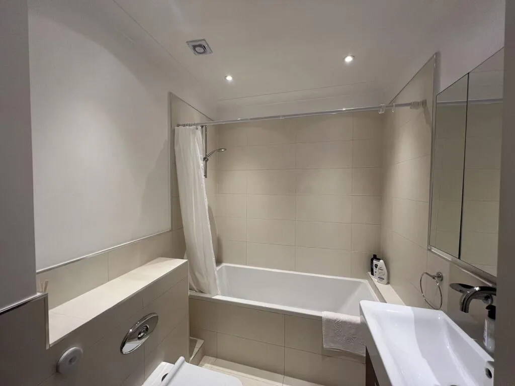 2 bedroom house for rent