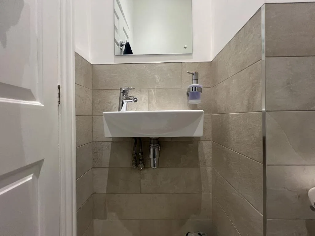 2 bedroom house for rent