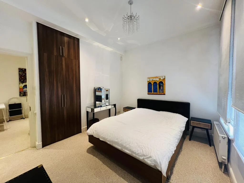 2 bedroom house for rent