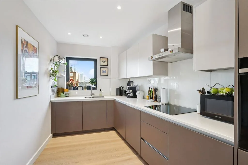 2 bedroom penthouse for rent
