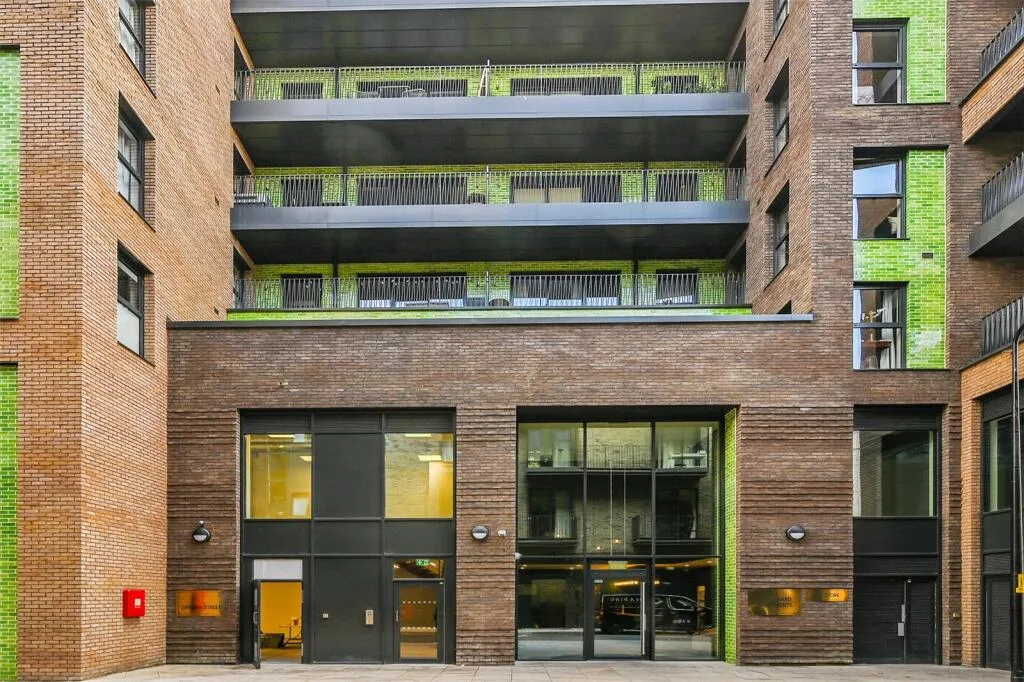 2 bedroom penthouse for rent