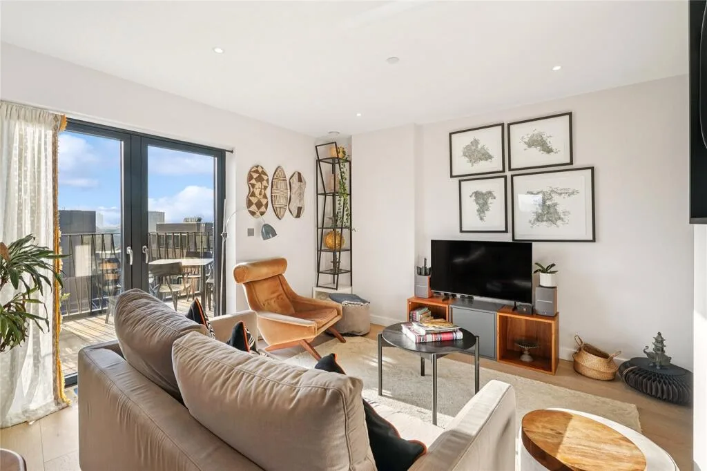 2 bedroom penthouse for rent