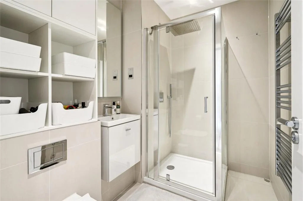 2 bedroom penthouse for rent