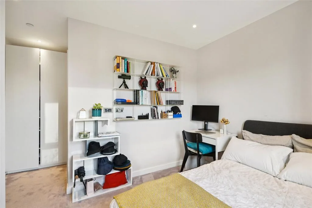 2 bedroom penthouse for rent