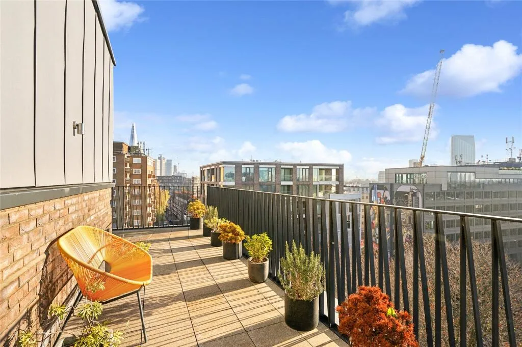 2 bedroom penthouse for rent