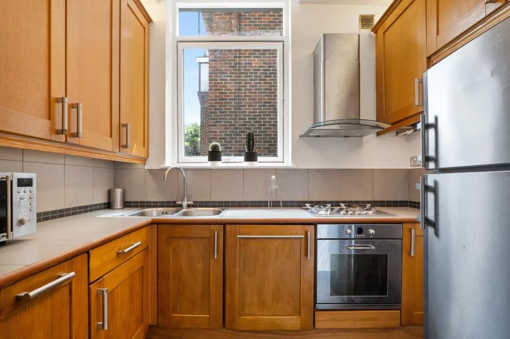 2 bedroom end of terrace house for rent