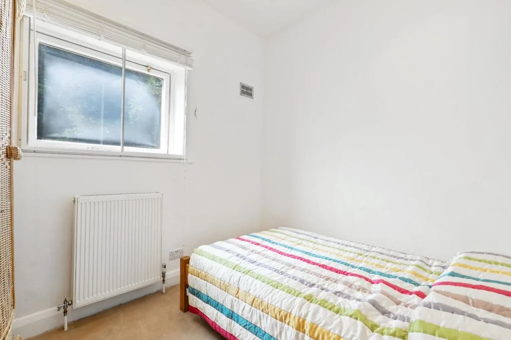 2 bedroom end of terrace house for rent